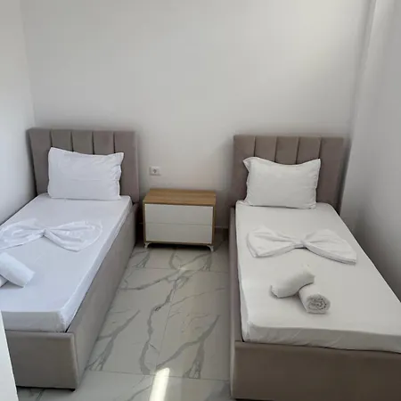 Selena's Apartament's دراس